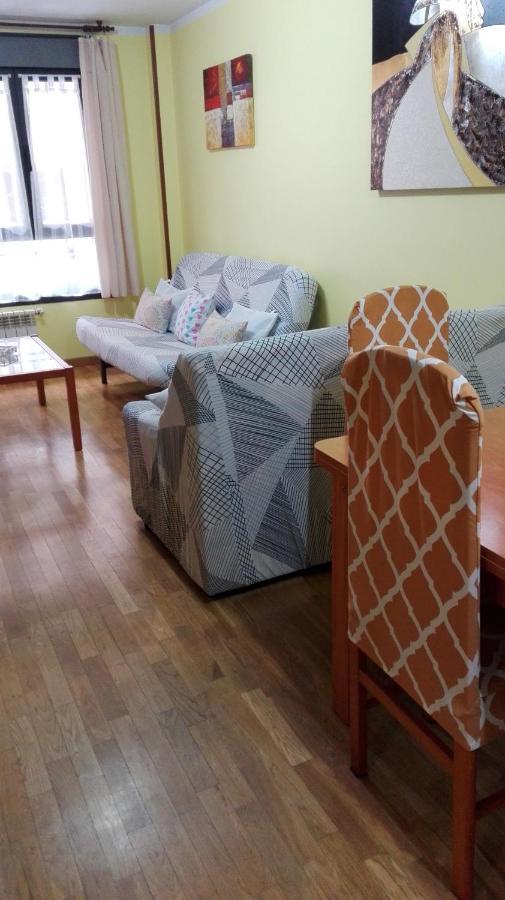 Amplio Loft Con Plaza De Garaje Apartment Onís Cameră foto