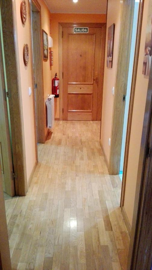 Amplio Loft Con Plaza De Garaje Apartment Onís Cameră foto